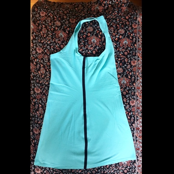 Lululemon Racer Back Tank 💪🏼💗 - Picture 3 of 3